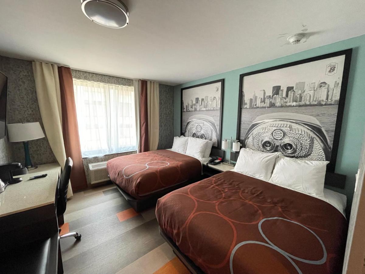 Super 8 By Wyndham Brooklyn Williamsburg Hotel New York Bagian luar foto